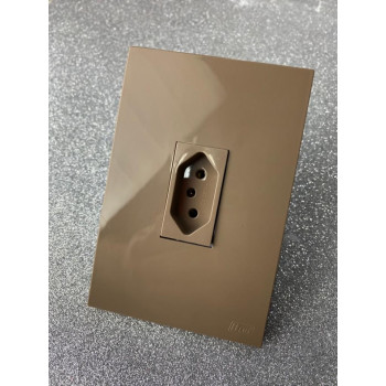 Conjunto Tomada 10a Vertical 4x2 - RECTA FENDI GLOSS Conjunto Tomada 10a Vertical 4x2 - RECTA FENDI GLOSS